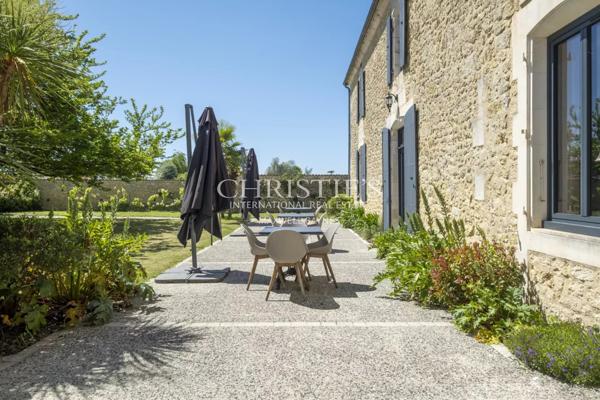 Elégante Maison de Maître de 12 pièces, 7 suites, cachet historique et prestations de luxe