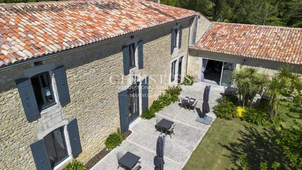 Elégante Maison de Maître de 12 pièces, 7 suites, cachet historique et prestations de luxe