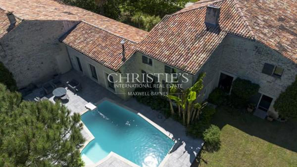 Elégante Maison de Maître de 12 pièces, 7 suites, cachet historique et prestations de luxe