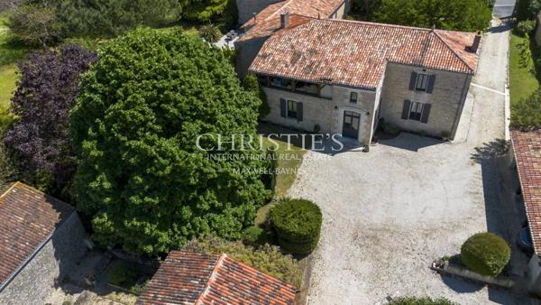 Elégante Maison de Maître de 12 pièces, 7 suites, cachet historique et prestations de luxe
