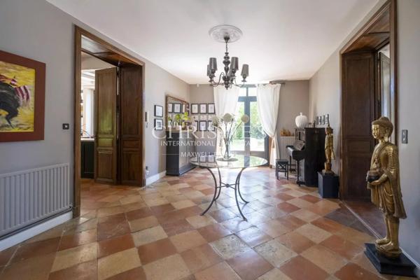 Elégante Maison de Maître de 12 pièces, 7 suites, cachet historique et prestations de luxe