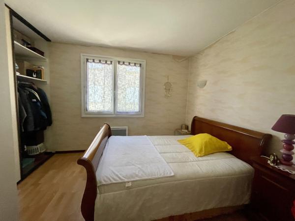 Maison
         6 pièces
        - 153 m² 235 000 € *