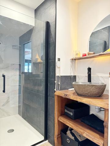 MAISON RENOVEE (video 4K sur demande)