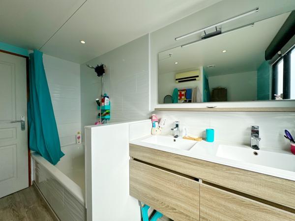 MAISON RENOVEE (video 4K sur demande)