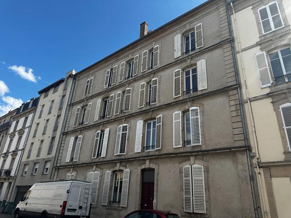 A LOUER NANCY APPARTEMENT 3 PIÈCES - DERNIER ETAGE