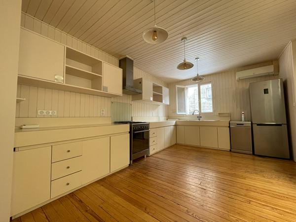 Appartement 4 pièces 155.56 m2