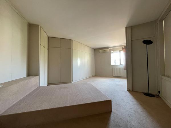 Appartement 4 pièces 155.56 m2