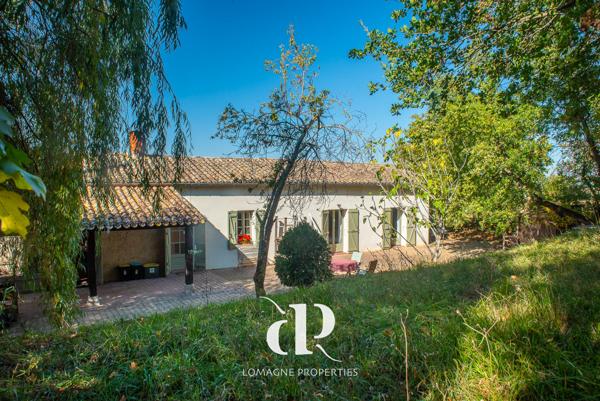 Lavit (82120) Charmante maison de vacances en pierre avec vue imprenable