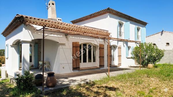 JONQUIERES Villa impeccable de 138 m² sur parcelle de 762 m² au calme absolu