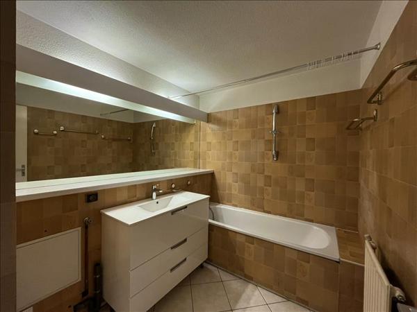 Appartement à louer 982 € CC EYSINES 3 p 84 m² DPE C