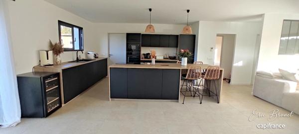 PARENTIS EN BORN - maison récente 3 chambres dans une nature environnante