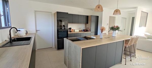 PARENTIS EN BORN - maison récente 3 chambres dans une nature environnante