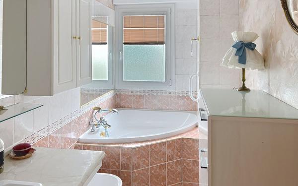 Appartement à vendre    5 pièces • 107 m2 Tassin-la-Demi-Lune