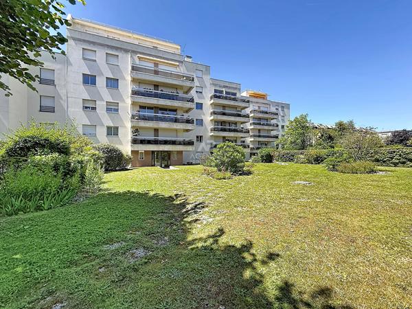 Appartement Bas de Chatou 2 pièce(s) 53.58 m² 405 600 € **  - Référence  162089