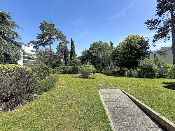 Appartement Bas de Chatou 2 pièce(s) 53.58 m² 405 600 € **  - Référence  162089