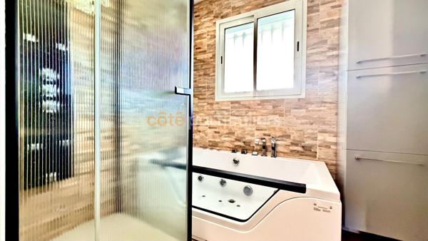 Vente
                Maison115 m² - 5 Pièces -
                    MONTAUBAN (82000)