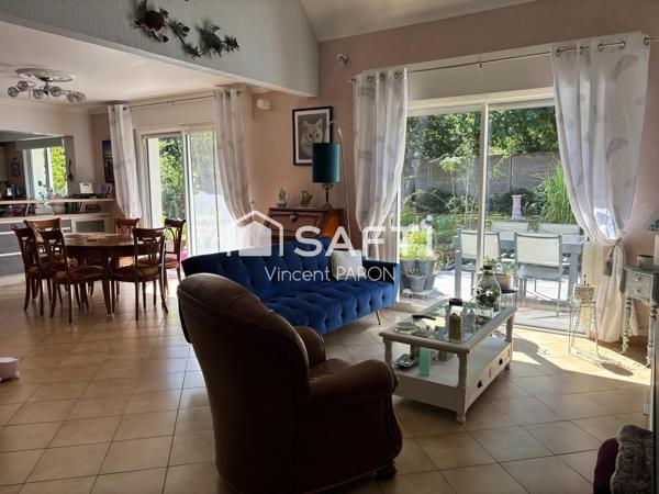 Maison de 7 pièces de 243 m² à La Chapelle-sur-Erdre