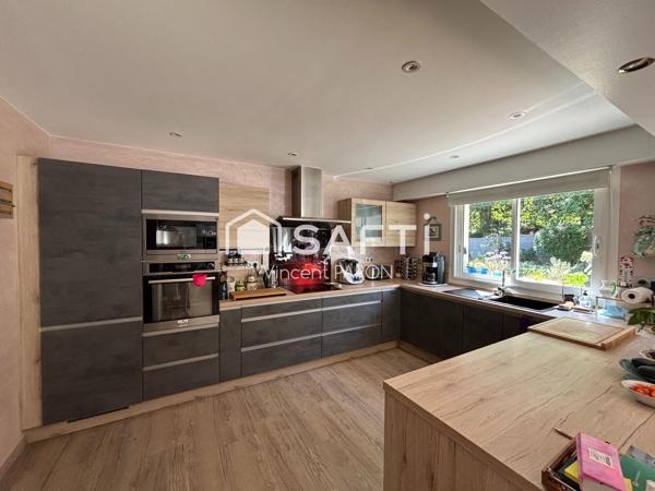 Maison de 7 pièces de 243 m² à La Chapelle-sur-Erdre