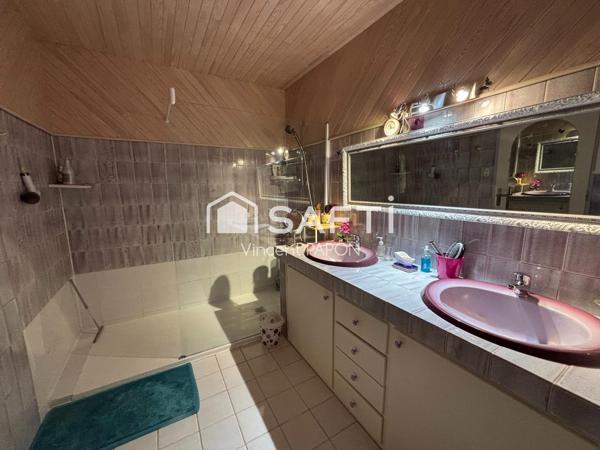 Maison de 7 pièces de 243 m² à La Chapelle-sur-Erdre