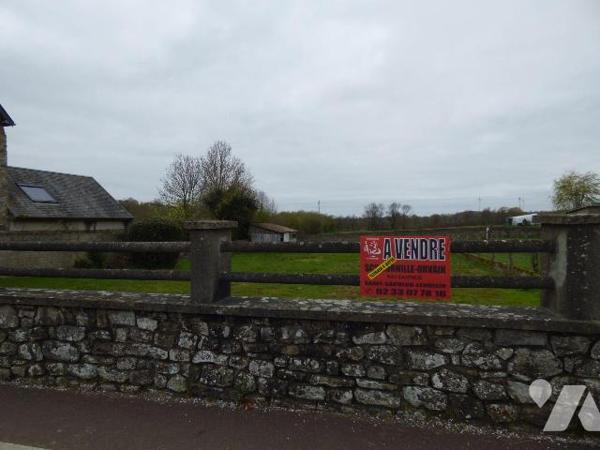 Bourg, terrain à bâtir de 582 m2