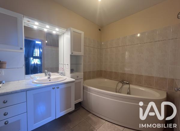 Maison à vendre 9 pièces 267 m² Fougères