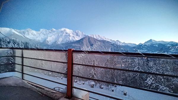 Appartement 2 pièces de 38 m² avec grand balcon et parking proche du Lac Vert et vue Mont-Blanc