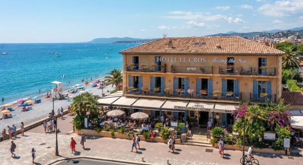 Hôtel à VILLENEUVE LOUBET (06270)