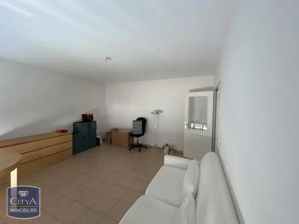 Appartement à louer 3 pièces 79.5m²