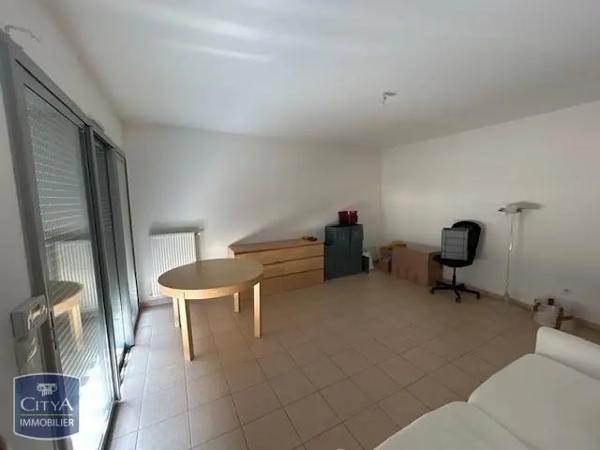 Appartement à louer 3 pièces 79.5m²
