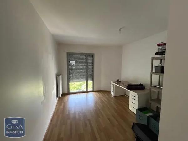 Appartement à louer 3 pièces 79.5m²