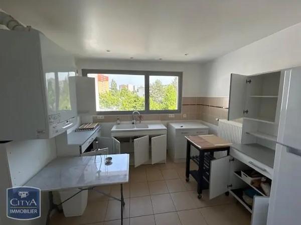 Appartement à louer 3 pièces 79.5m²