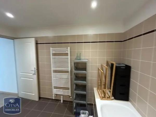 Appartement à louer 3 pièces 79.5m²