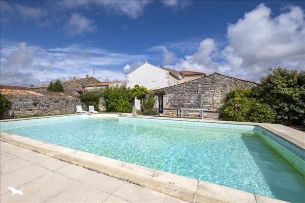 Maison à vendre |  Hiers-Brouage |  7 pièces | 233 m²