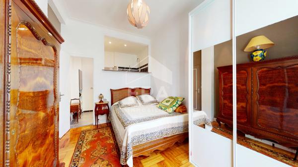 NICE - FLEURS : JOLI 3 PIÈCES EN BON ÉTAT