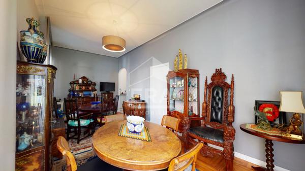 NICE - FLEURS : JOLI 3 PIÈCES EN BON ÉTAT