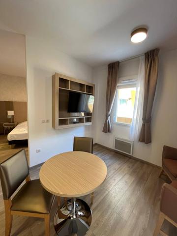 Uzès centre- Appartement récent résidence de standing