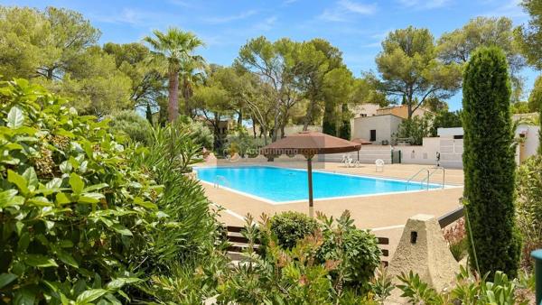 Vente                                                      Appartement
                        
                     5 pièces                      136 m2                     à Saint-Raphaël
