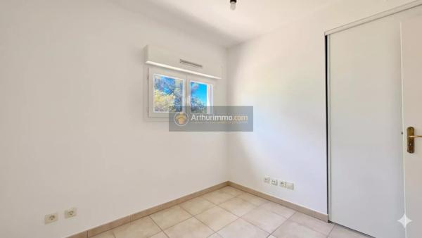 Vente                                                      Appartement
                        
                     5 pièces                      136 m2                     à Saint-Raphaël