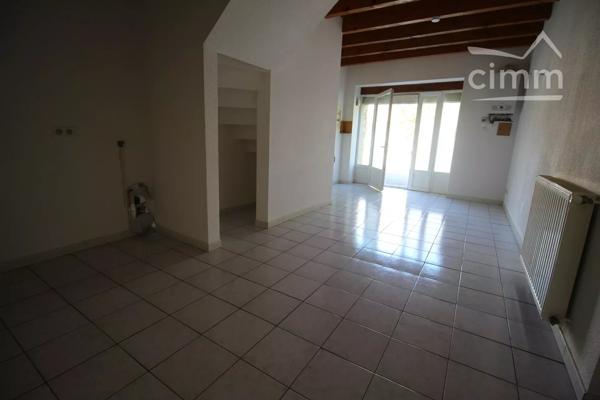 A vendre une maison de village avec 3 chambres.