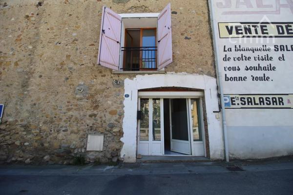 A vendre une maison de village avec 3 chambres.