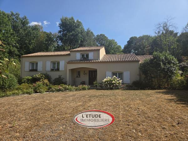 Sainte Pazanne : prestations rares, volumes, proche bourg et au calme !
