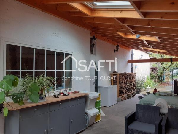 Ensemble immobilier maison et local