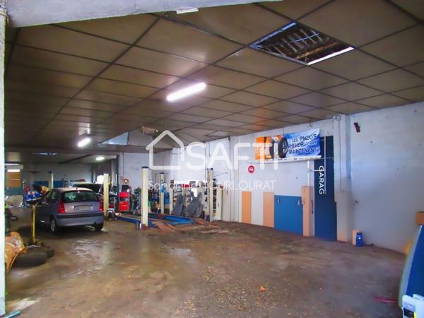 Ensemble immobilier maison et local