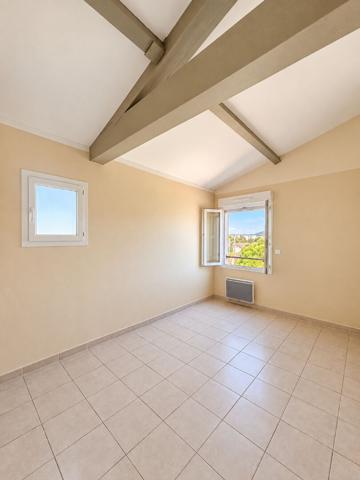 LE BELVEDERE - Appartement 52 m² en dernier étage avec grande terrasse, ascenseur et 2 parkings ? Cavaillon