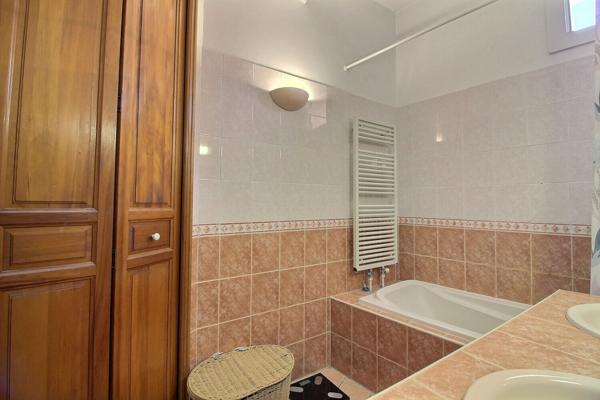 Appartement Lyon 3 pièces étage élevé avec ascenseur