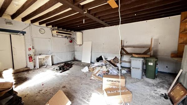 Immeuble à vendre |  Châteauvieux |  210 m²