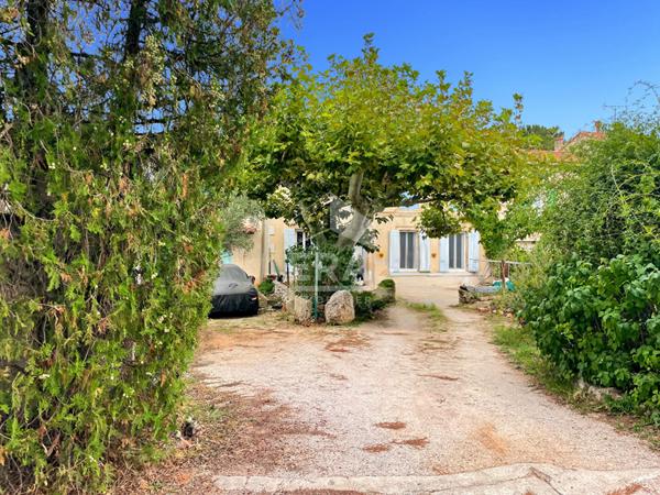 VIAGER Occupé deux têtes - Les Pennes Mirabeau - Maison de maitre + dépendance