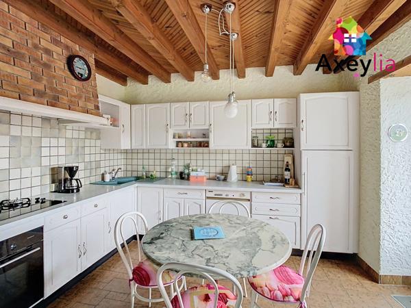 Saint-Bonnet-des-Quarts (42310) A VENDRE- SECTEUR SAINT-BONNET-DES-QUARTS- MAISON AVEC GRANGE ET DÉPENDANCES SUR TERRAIN DE 2110 M2