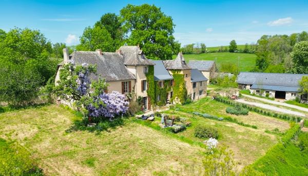 Demeure de prestige Auzits 8 pièces d'environ 247 m2 Auzits