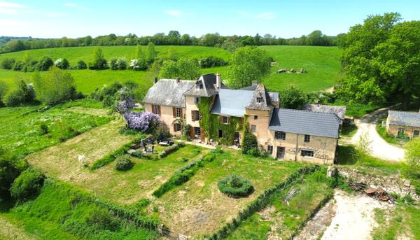 Demeure de prestige Auzits 8 pièces d'environ 247 m2 Auzits